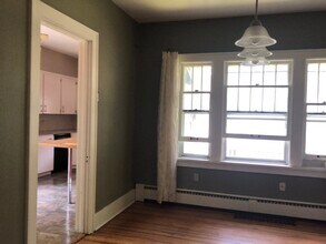 124 Highland Dr in Iowa City, IA - Foto de edificio - Building Photo