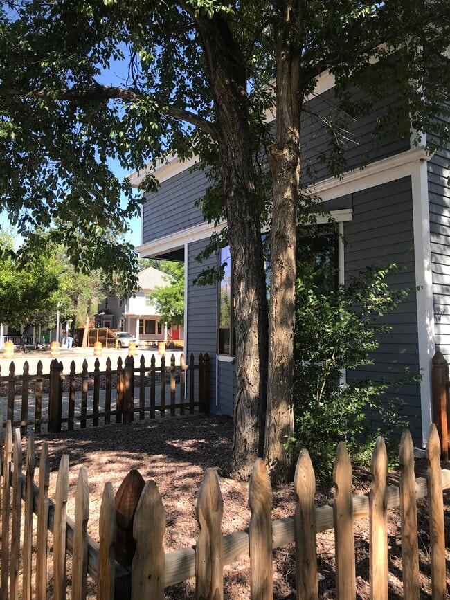 302 E Uintah St in Colorado Springs, CO - Building Photo - Building Photo