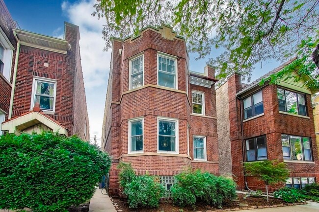 property at 2238 W Argyle St