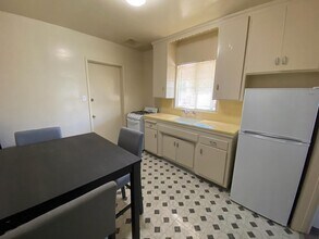 5329 Sepulveda Blvd, Unit 12 in Culver City, CA - Building Photo - Building Photo