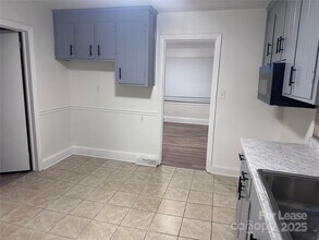 4934 Galax Dr in Charlotte, NC - Building Photo - Building Photo