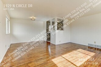 1929 N Circle Dr in Colorado Springs, CO - Foto de edificio - Building Photo