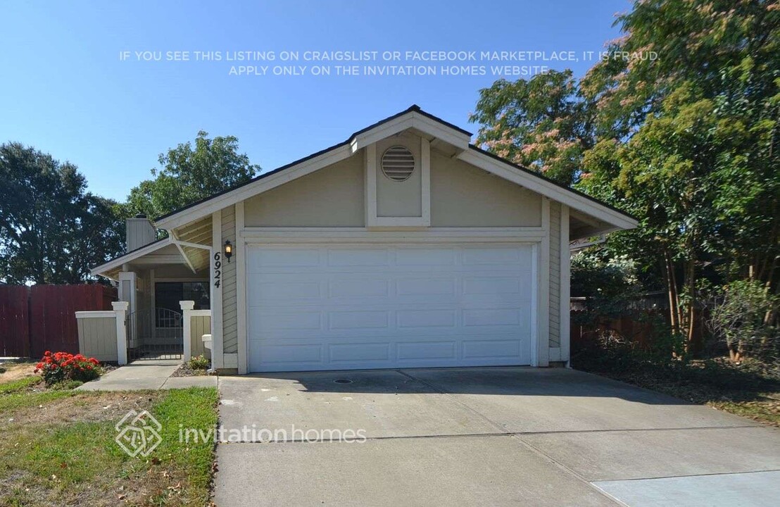 6924 Verdure Way in Elk Grove, CA - Building Photo