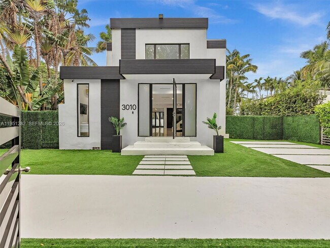 3010 Alton Rd in Miami Beach, FL - Building Photo - Building Photo
