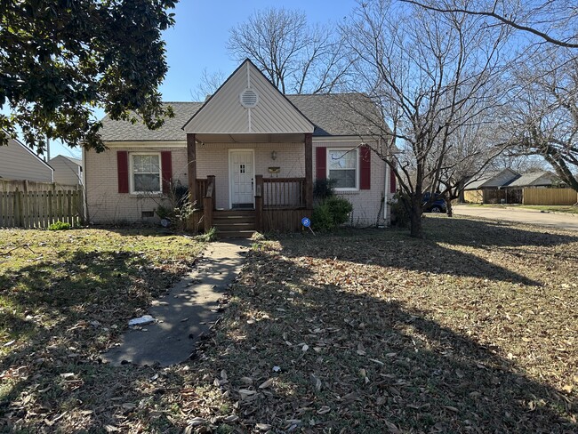property at 1404 S Oswego Ave