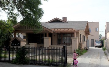 1073 Hoffman Ave in Long Beach, CA - Building Photo - Building Photo