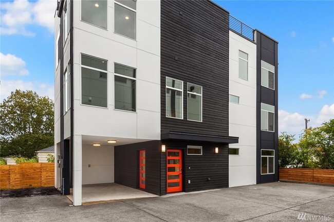 property at 820 25th Ave S