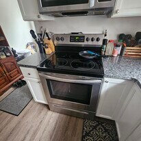 137B Highrock Rd in Weare, NH - Building Photo