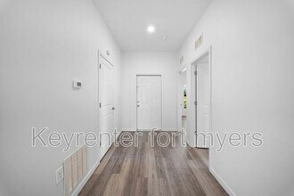 26483 Sandhill Blvd in Port Charlotte, FL - Building Photo - Building Photo