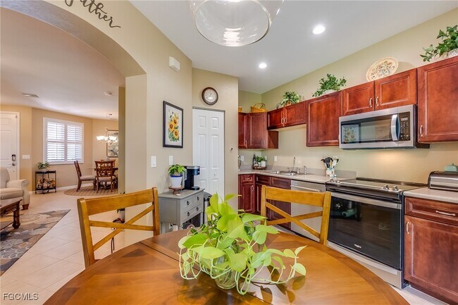3347 Dandolo Cir in Cape Coral, FL - Building Photo - Building Photo