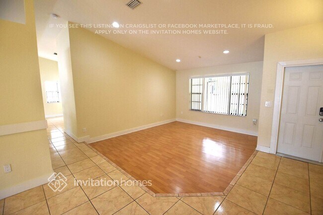 16501 NW 84th Ct in Miami Lakes, FL - Building Photo - Building Photo