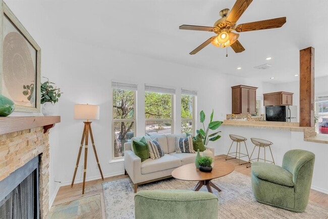 property at 2414 Longview St