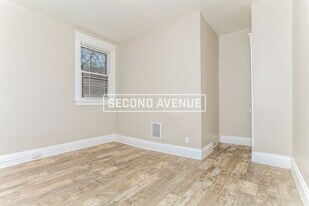 1755 Baltimore Ave in Cincinnati, OH - Building Photo