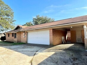 221 Belaire Dr in Pearl, MS - Building Photo - Building Photo