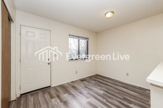 6810 Shull Rd in Dayton, OH - Building Photo - Building Photo