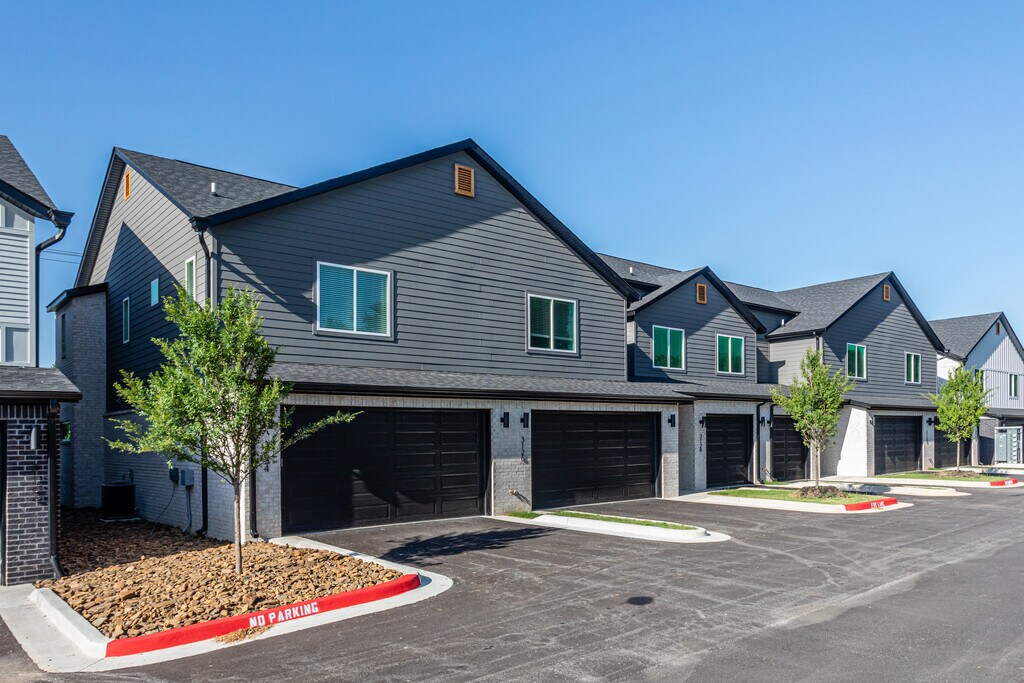 Elm Tree Townhomes Bentonville, AR Apartments For Rent