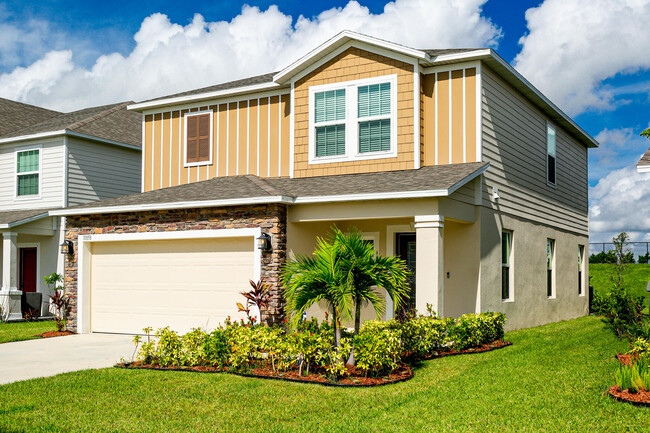 10858 SW Vasari Way in Port St. Lucie, FL - Foto de edificio - Building Photo