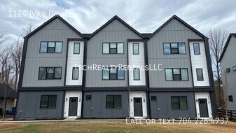 1114 Ivan Dr in Charlotte, NC - Building Photo