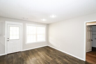 238 Timberlake Dr in Benton, AR - Foto de edificio - Building Photo