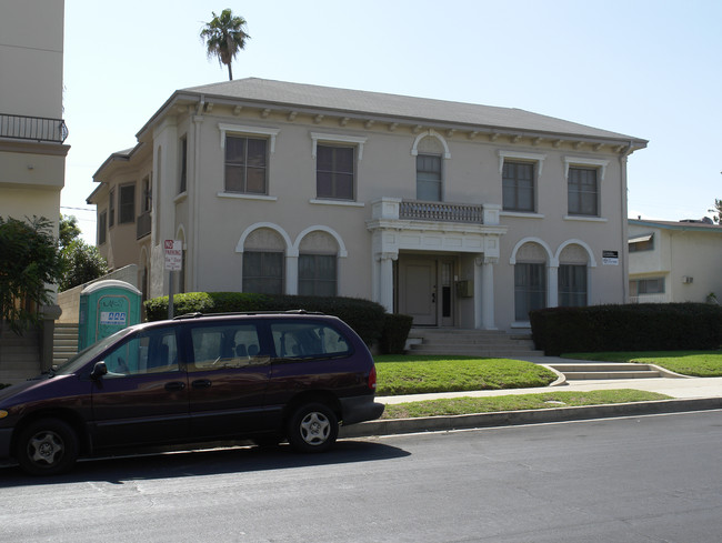 105 S St Andrews Pl in Los Angeles, CA - Building Photo - Building Photo