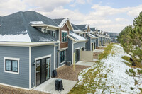 Devil's Lake Townhomes in Baraboo, WI - Foto de edificio - Building Photo