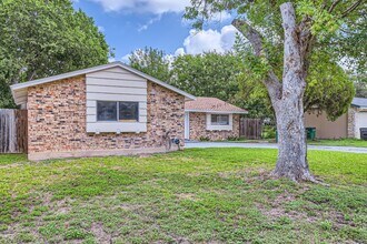 4315 Summer Sun Ln in San Antonio, TX - Building Photo - Building Photo