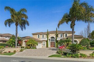 2493 Woodcreek Rd in Camarillo, CA - Building Photo