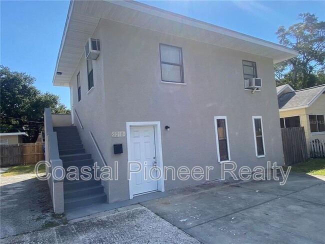 2210 10th St S-Unit -Apt B in St. Petersburg, FL - Building Photo - Building Photo