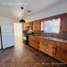 3751 Pure Atlantic Rd in Groves, TX - Building Photo - Building Photo