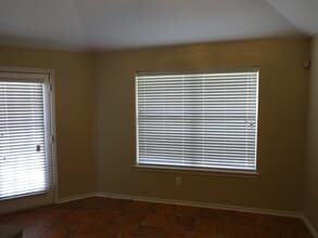 5908 Alcova Ln in Dallas, TX - Foto de edificio - Building Photo