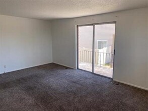 2596 Robin Rd in West Valley City, UT - Building Photo - Building Photo