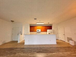 13364 Beach Blvd in Jacksonville, FL - Foto de edificio - Building Photo