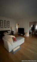 14 Alton Pl in Brookline, MA - Building Photo