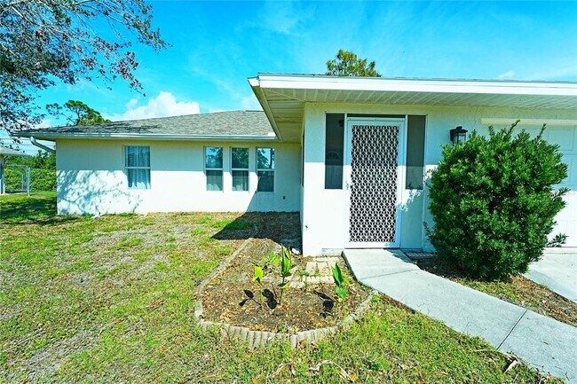 924 Euclid Rd in Venice, FL - Building Photo - Building Photo