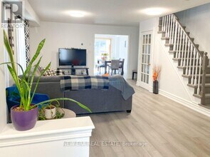 1377 Spring Garden Ct in Mississauga, ON - Building Photo - Building Photo