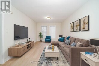 20 Bottomwood St in Brampton, ON - Building Photo - Building Photo