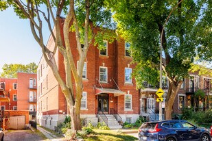 2266 Harvard Av in Montréal, QC - Building Photo