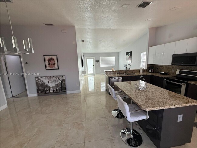 26728 SW 128th Ct in Naranja, FL - Building Photo - Building Photo