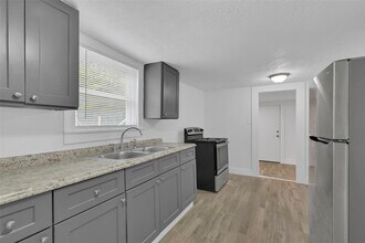 3307 Broadway St in Houston, TX - Building Photo - Building Photo