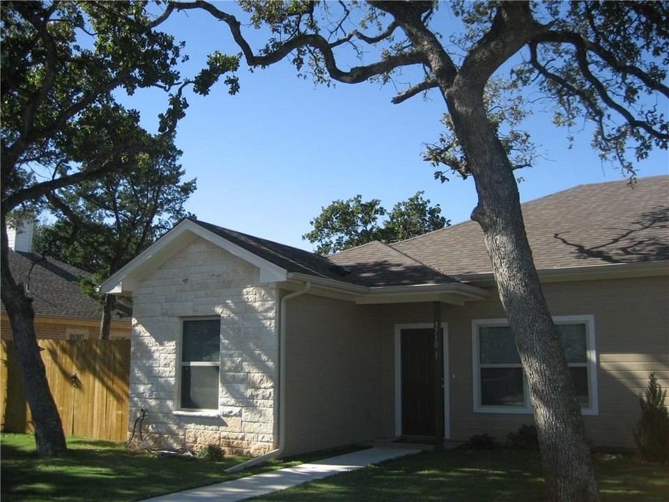 3710 Mandy Dr in Granbury, TX - Building Photo