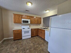 2100 Ringgold Ct in Clarksville, TN - Building Photo - Building Photo