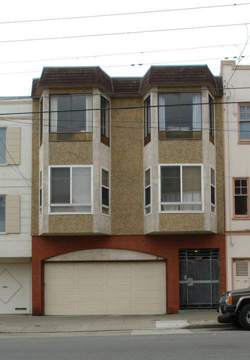 2737 Clement St in San Francisco, CA - Building Photo