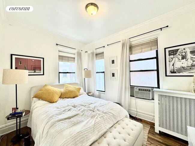 135 E 63rd St in New York, NY - Building Photo - Building Photo