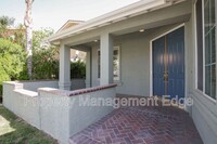 11442 Bridgeway Dr in Riverside, CA - Foto de edificio - Building Photo