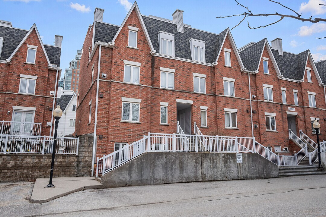 12 Sudbury St in Toronto, ON - Building Photo