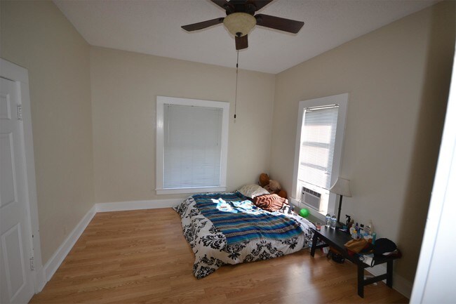 143 N Glenn Ave-Unit -D in Fresno, CA - Building Photo - Building Photo