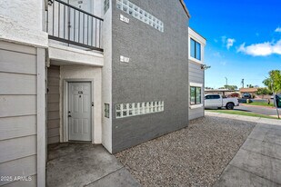 3065 N 67th Ave in Phoenix, AZ - Building Photo