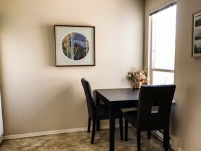 1015 Johnson St in Victoria, BC - Building Photo - Building Photo