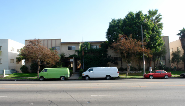 Chateau 8924 Van Nuys Apartments, LLC in Panorama City, CA - Building Photo - Building Photo