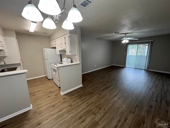 9469 Sunnehanna Blvd in Pensacola, FL - Building Photo - Building Photo